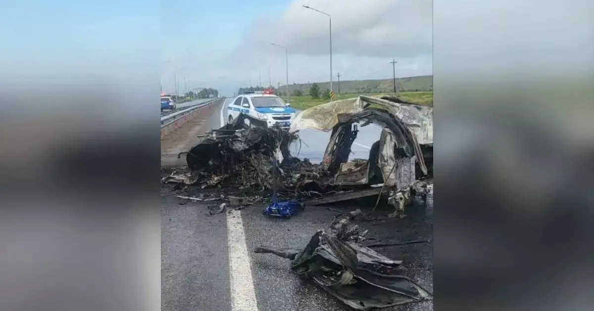  Бағанға соғылған BMW өртеніп кетті: Қостанай маңында жантүршігерлік апат болды 