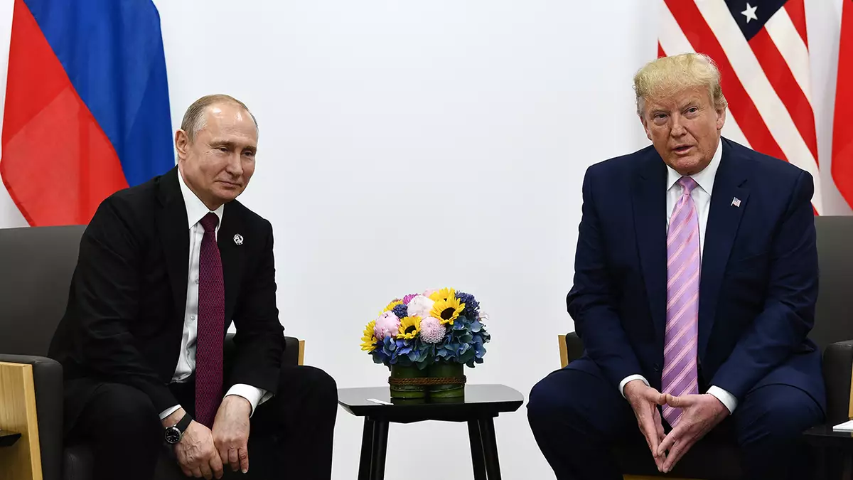 Российский солдат взлетел в воздух из-за неконтролируемого вращения пулемёта советского вертолёта.