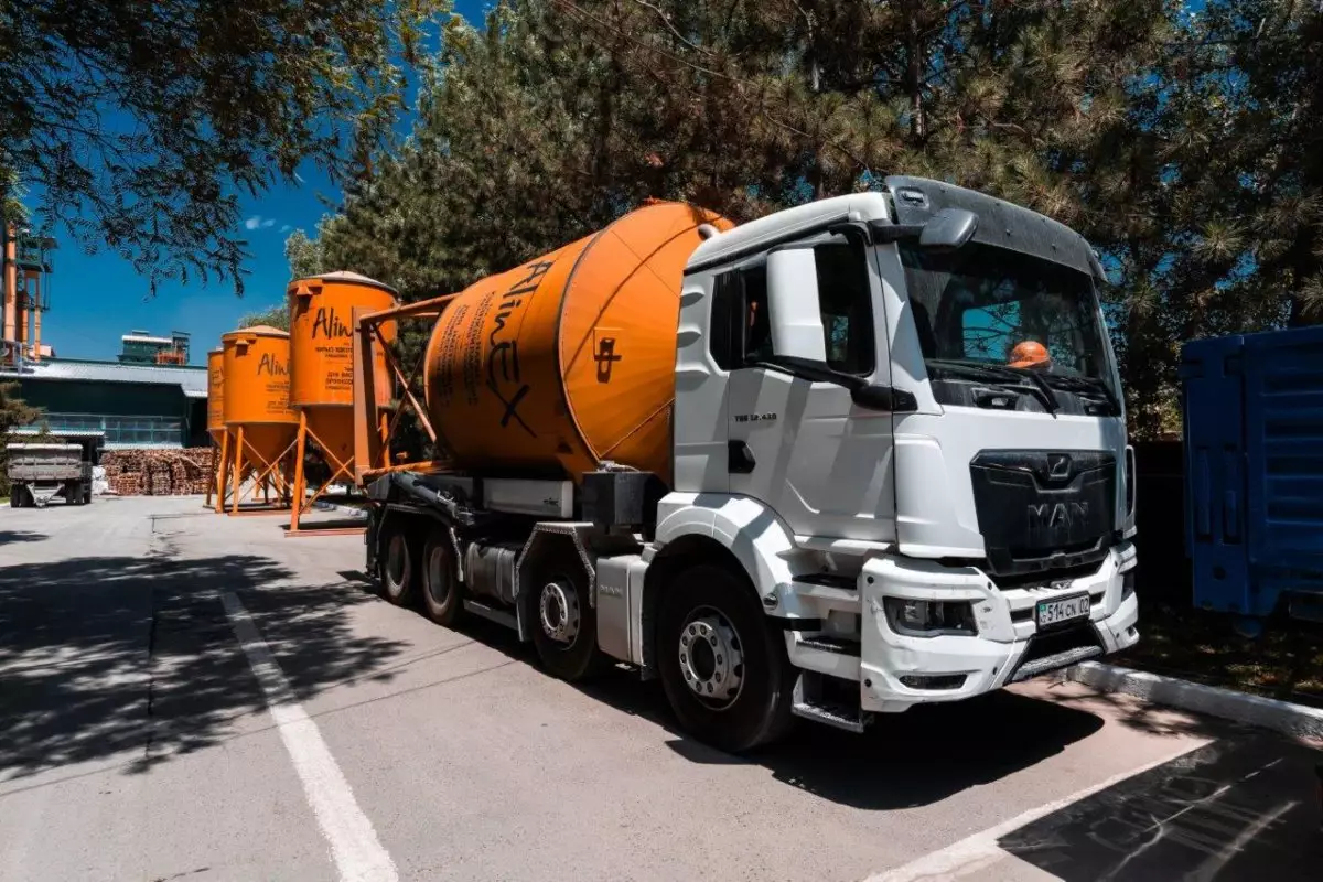 Жұмысшыдан зауыт басшысына дейін: Данияр Баяділовтің жетістік жолы