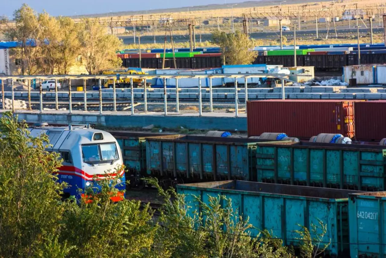18,7 млн тонн за полгода: грузопоток между Казахстаном и Китаем резко вырос