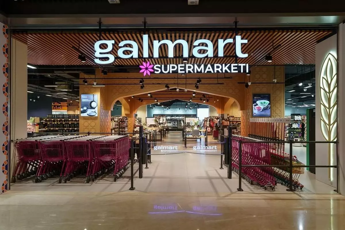 Алматинка нашла плесень в «свежих» пирожных из Galmart
