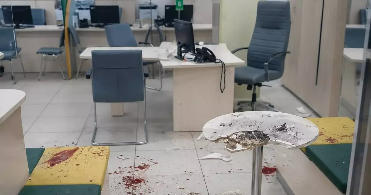  Павлодарда алаяқтар зейнеткерлерге банк ішінде петарда жарғызған 