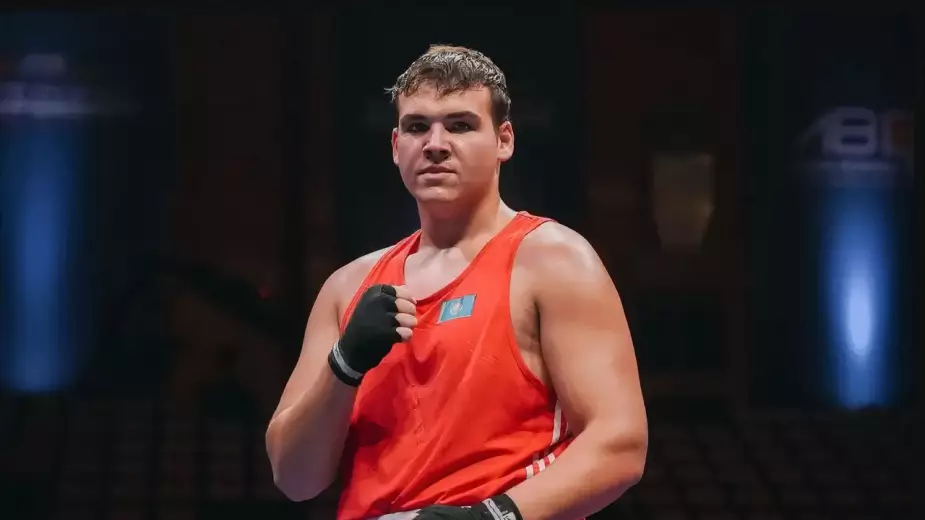 Казахстанский супертяж победил боксера из Узбекистана в финале чемпионата Азии среди юношей