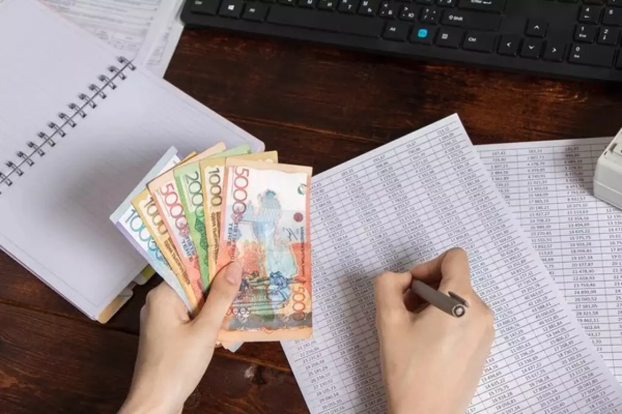 Жалған кәсіпкерлік арқылы 200 млрд теңге шетелге шығарылған: тергеу басталды