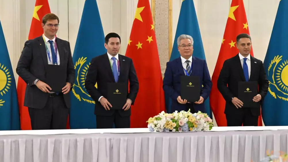 Тоқаевтың Қытайдың ірі компаниялары басшыларымен кездесуі: қандай құжаттарға қол қойылды?
