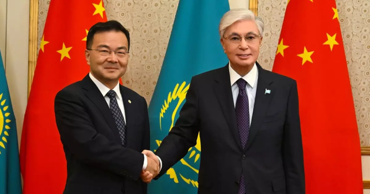  Мемлекет басшысы China Communications Construction Company президенті Чжан Биньнаньді қабылдады 