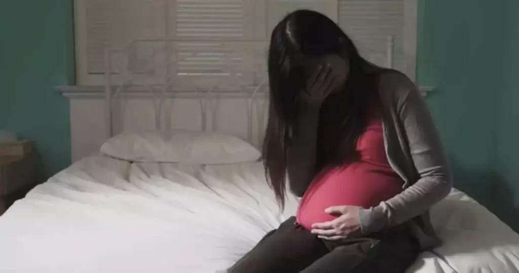 «Қонақүйде босанып, сәбиін кәрізге ағызып жіберген»: Астанада сұмдық оқиға болды
