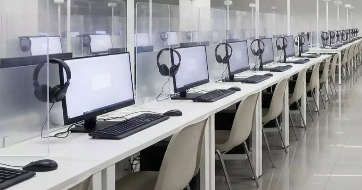  43 өлшемді аяқ киім киген талапкер смартфонды ҰБТ-ға жасырын алып өтпек болған 