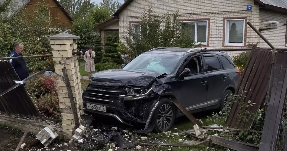  Алматы облысында көлік үйдің ауласына кіріп кетіп, екі әйелді қағып кетті 