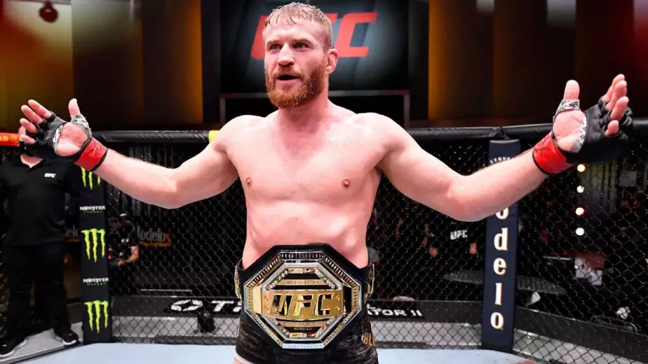 Бывший чемпион UFC получил бой с непобежденным проспектом