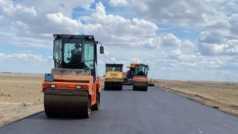 Атырау өңіріндегі республикалық автожолдар заманауи технологиямен жаңартылып жатыр