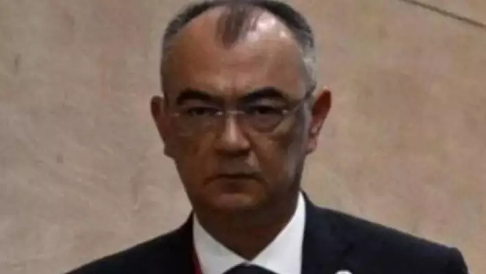 Алишер Усманов уволен с должности главы службы безопасности президента