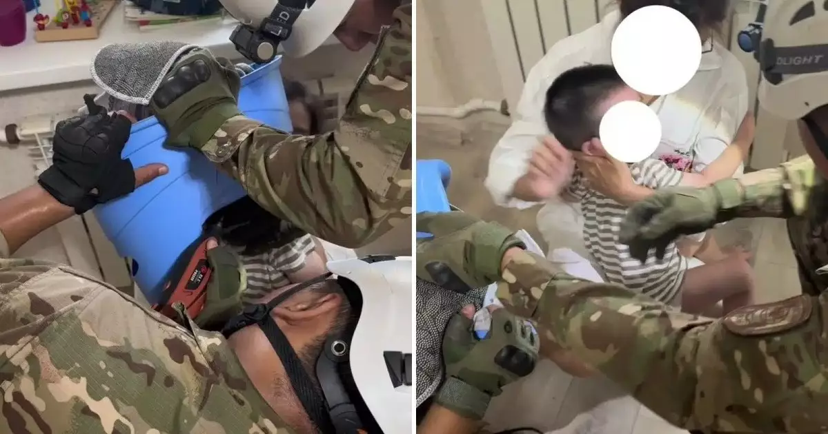  Жезқазғанда екі жасар баланың басы пластик ыдысқа кіріп кетіп, шықпай қалған 