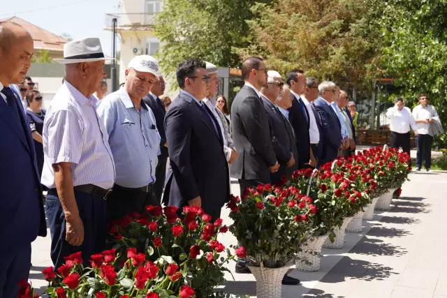 Жезқазғанда Металлург күніне арналған шара Қаныш Сәтбаевқа тағзым етуден басталды