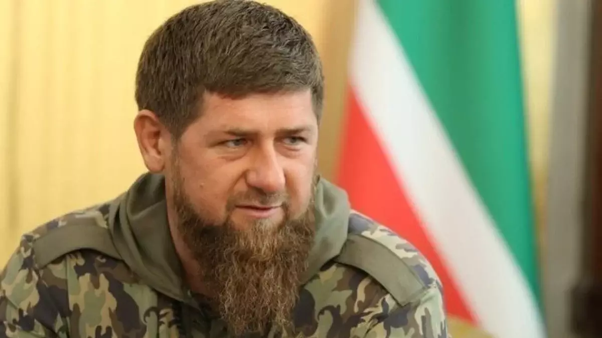 "Қару кезеніп, оқ ататын кез келді". Қадыров Украинаға көмек көрсетіп отырған елдерді "қырайық" деп мәлімдеме жасады