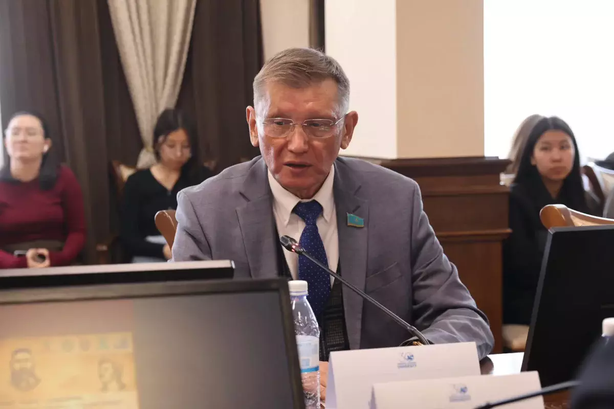 Нұртөре Жүсіп: Жазушылар артқа қарай бермей, заманға сай кітап жазуы керек