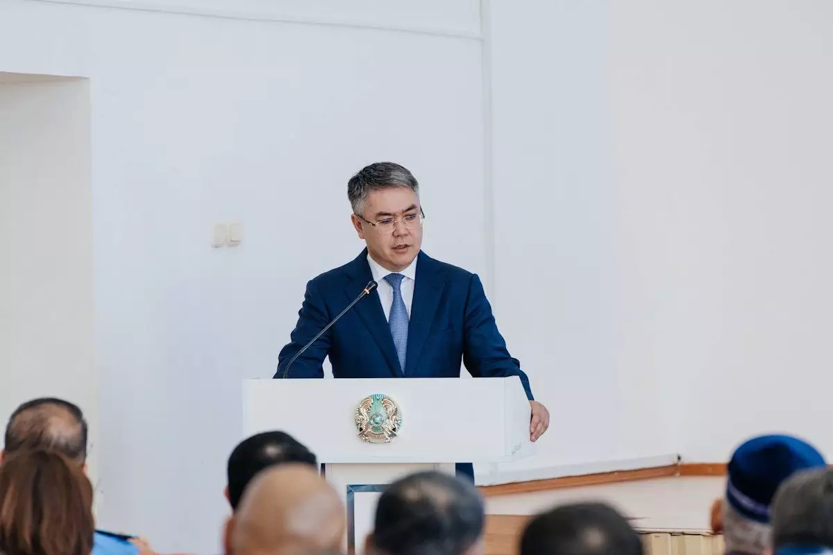 Серик Шапкенов попрощался с жителями Атырауской области