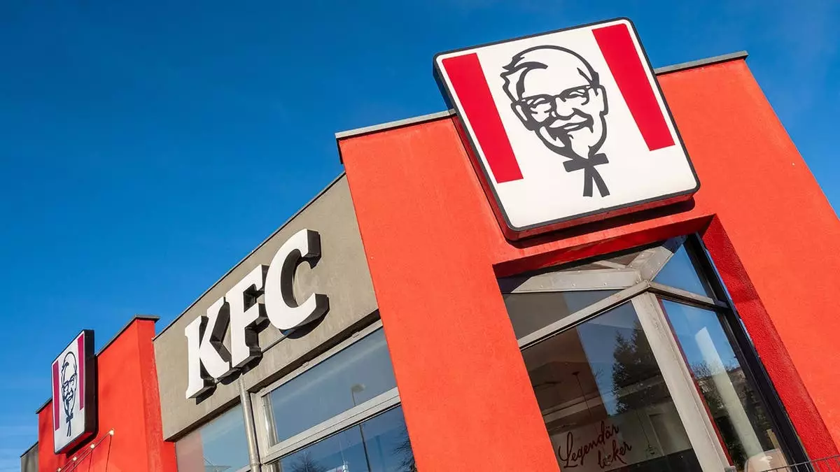 Почему KFC перестала называться Kentucky Fried Chicken и мифы, которые до сих пор живы.