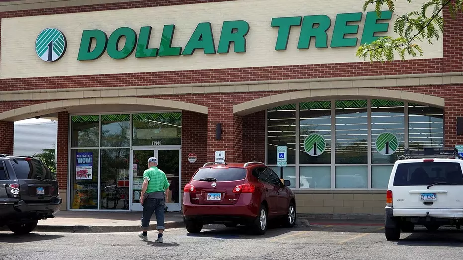 Сеть Dollar Tree закроет 75 магазинов, одновременно расширяя своё общее присутствие.