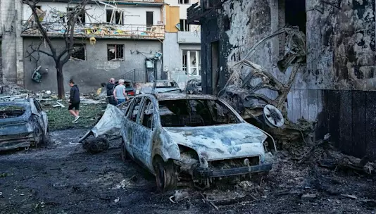 Украина заявила, что Россия нанесла одну из самых мощных баллистических ракетных атак за время войны.