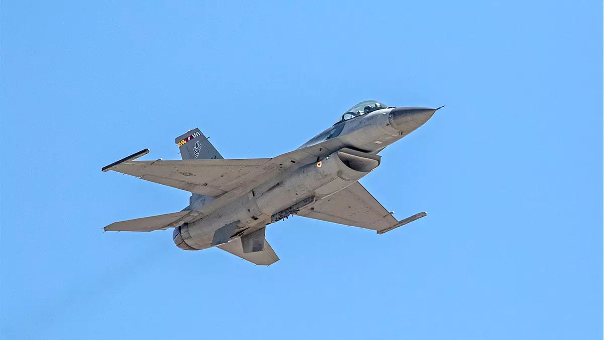 Истребители НОРАД F-16 перехватили несколько воздушных судов, нарушивших временные ограничения на полёты над Нью-Джерси.