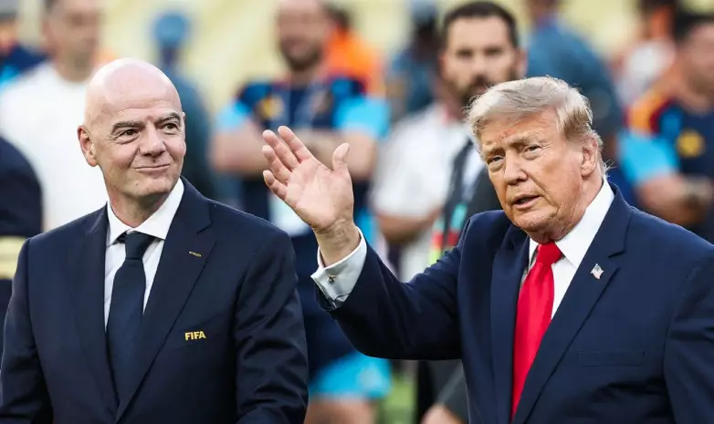 Дональда Трампа освистали на стадионе во время награждения ЧМ