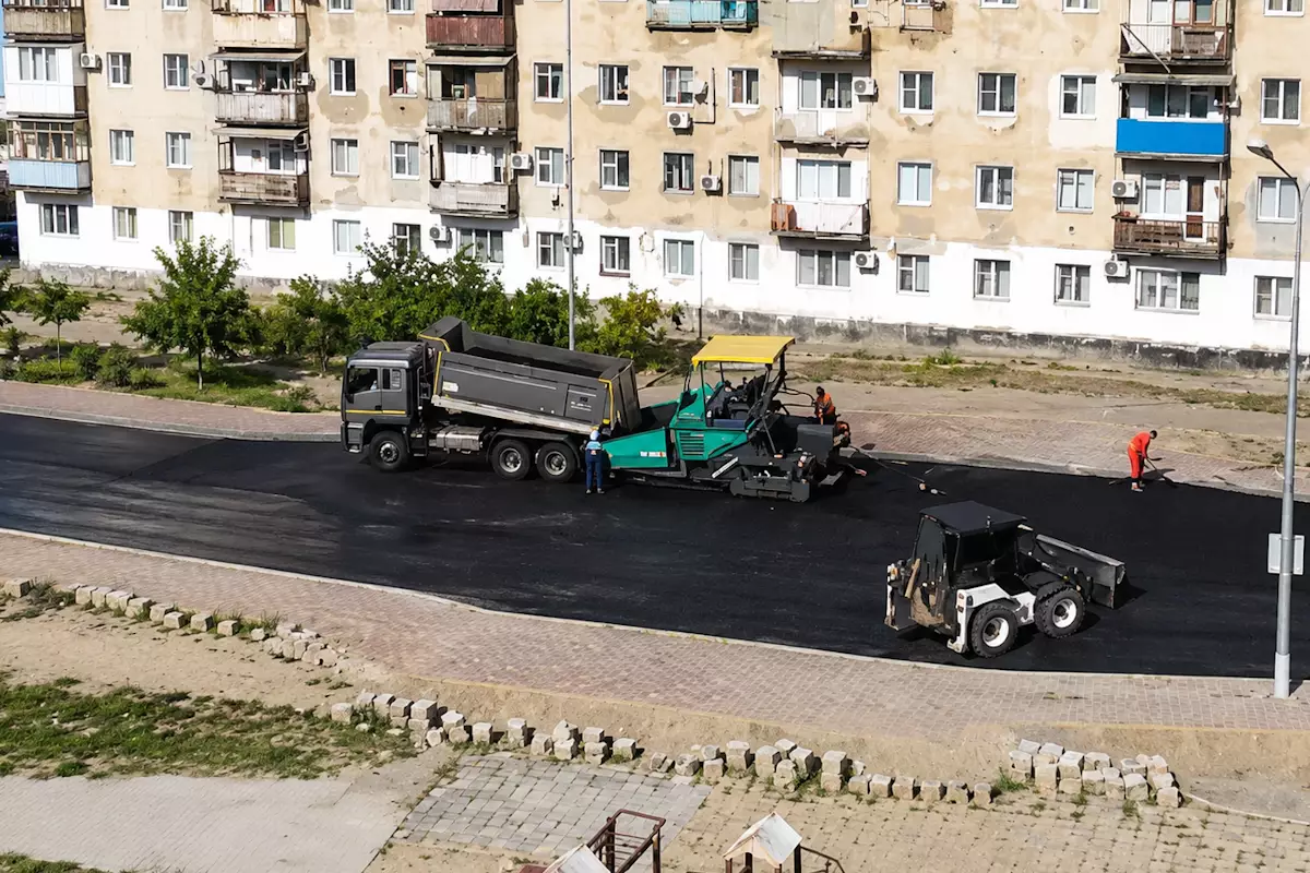 В Атырау завершают ремонт улицы Гали Кожакаева