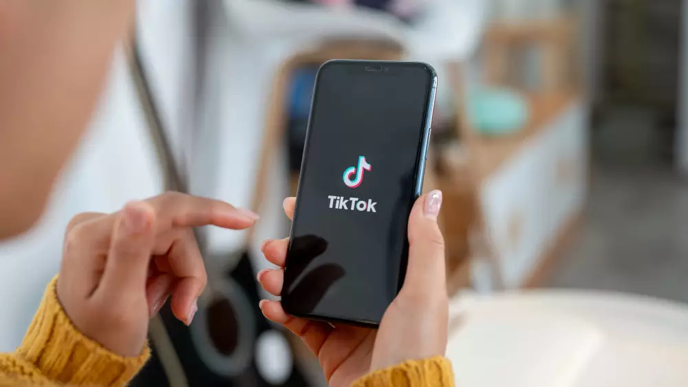 Казахстанка отсидит 2,5 года за попытку “заработать“ 25 тысяч тенге в TikTok