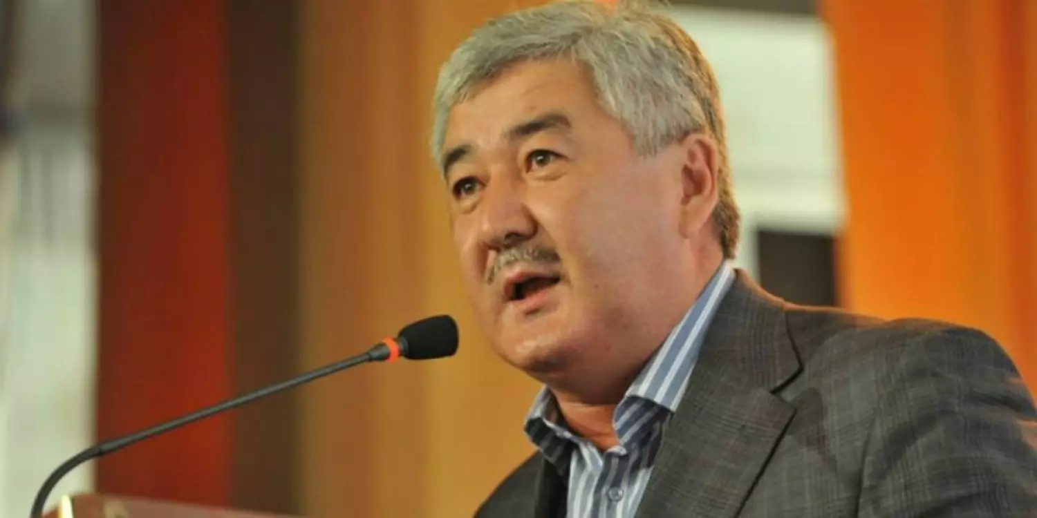 «Өмірдің өзі – драма»: Президенттікке үміткер болған Қосанов танымал футболшыға өлең шығарды
