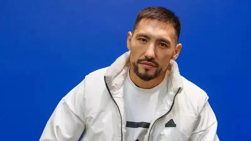 Әлімханұлы чемпиондық белбеуінен бас тартып, «Канело» Альварестің салмағына ауысты