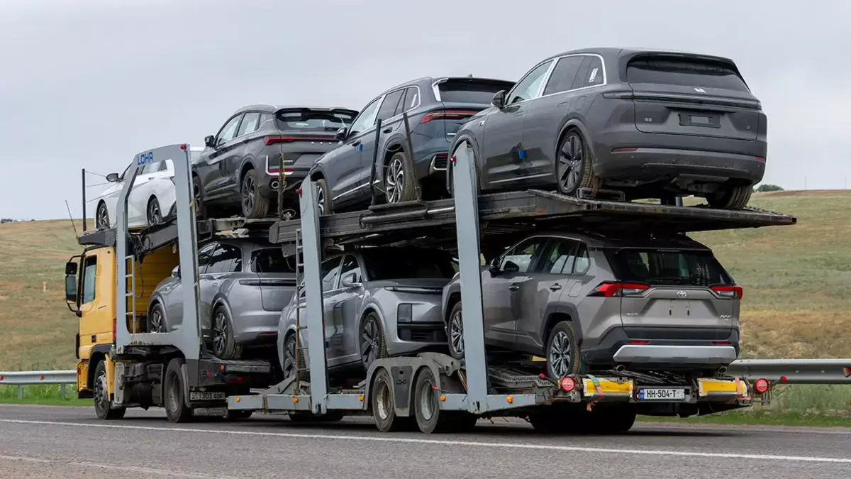 Казахстан закрывает лазейку для «серых» автомобилей: новые правила заработают с 1 сентября - новости на Lada.kz 21.07.2026