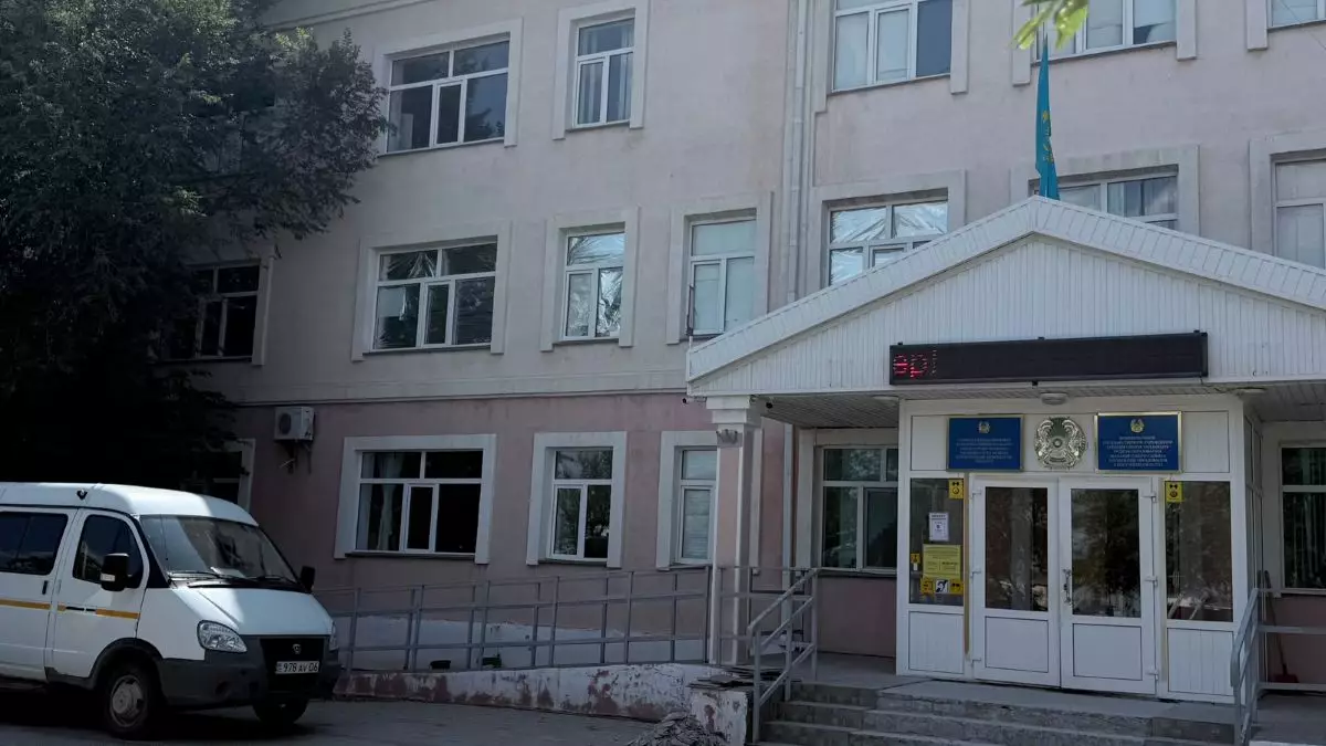 Школа с запахом мышей: жители Талдыколя требуют срочного капремонта
