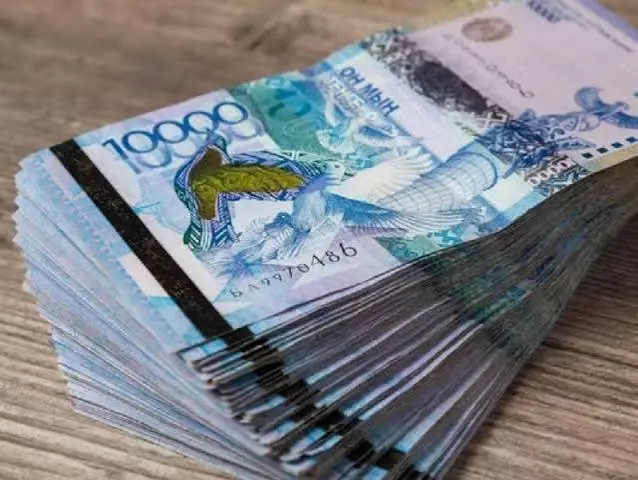 Нацбанк предупредил казахстанцев о поддельных банкнотах в 2000, 5000 и 10 000 тенге