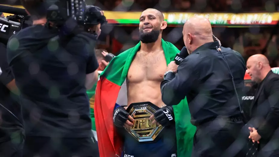 Тренер Дю Плесси назвал способ остановить Чимаева
