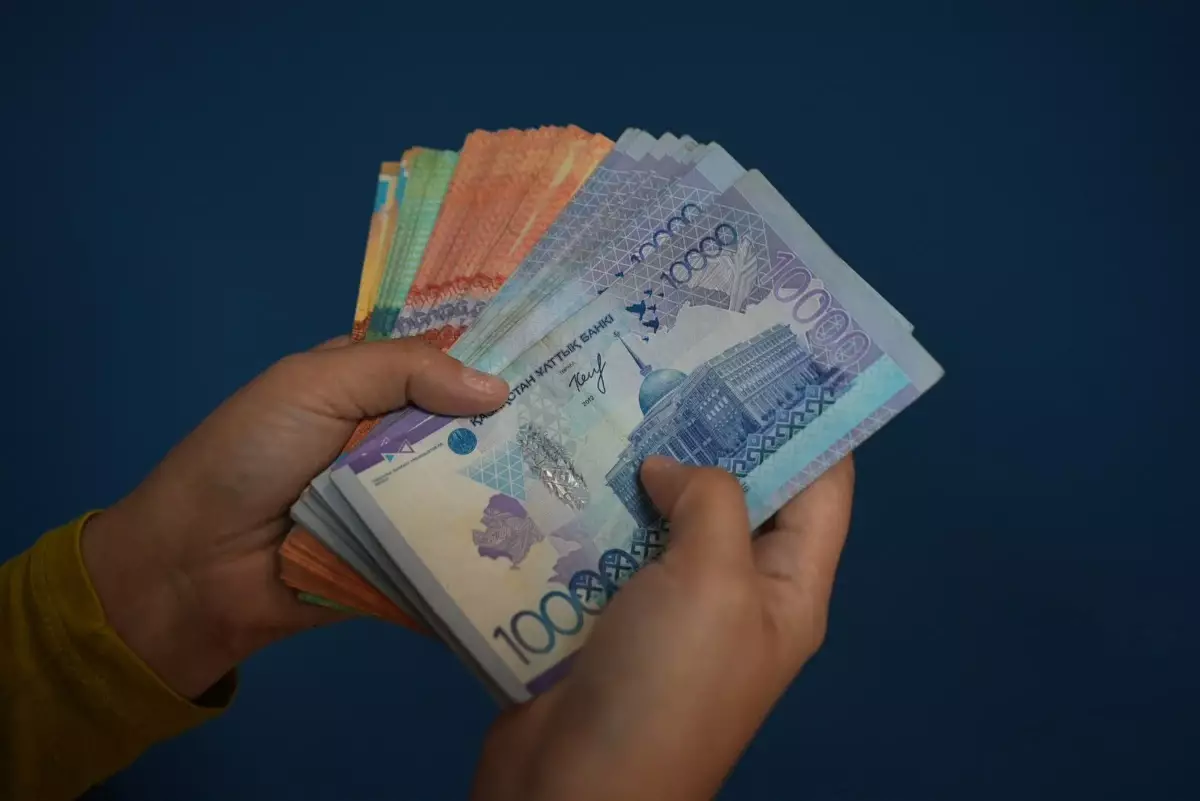Кәріз құдығына түсіп мерт болғандардың отбасына көмек беріп, несиесін жабады