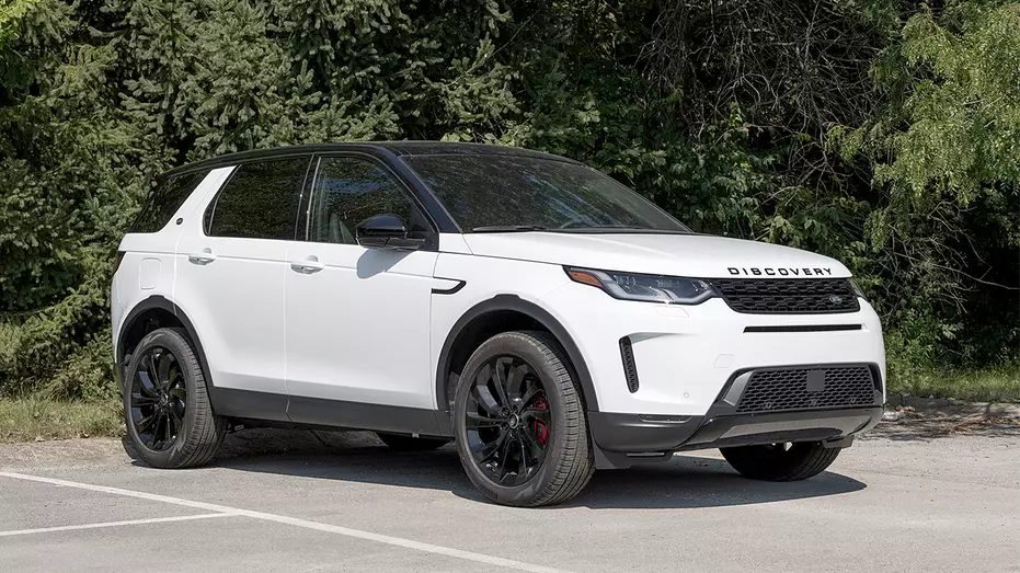 Jaguar Land Rover отзывает более 15 тысяч автомобилей из-за дефекта, ограничивающего обзорность.