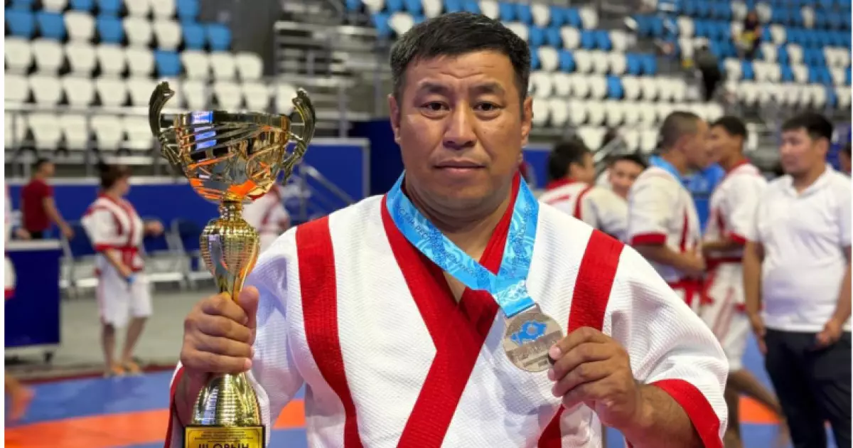  Әскер мен спортты қатар бағындырған азамат 