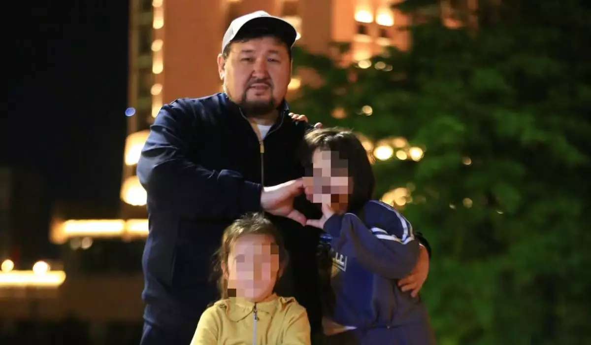"Адамдыққа жат": Әнші Жасұлан Базарбаев әйелдерді ұл немесе қыз туғаны үшін кінәлайтындарға шүйлікті
