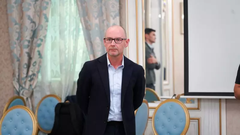 Скотт Манн Қазақстан Премьер-лигасының төрешілерімен кездесті