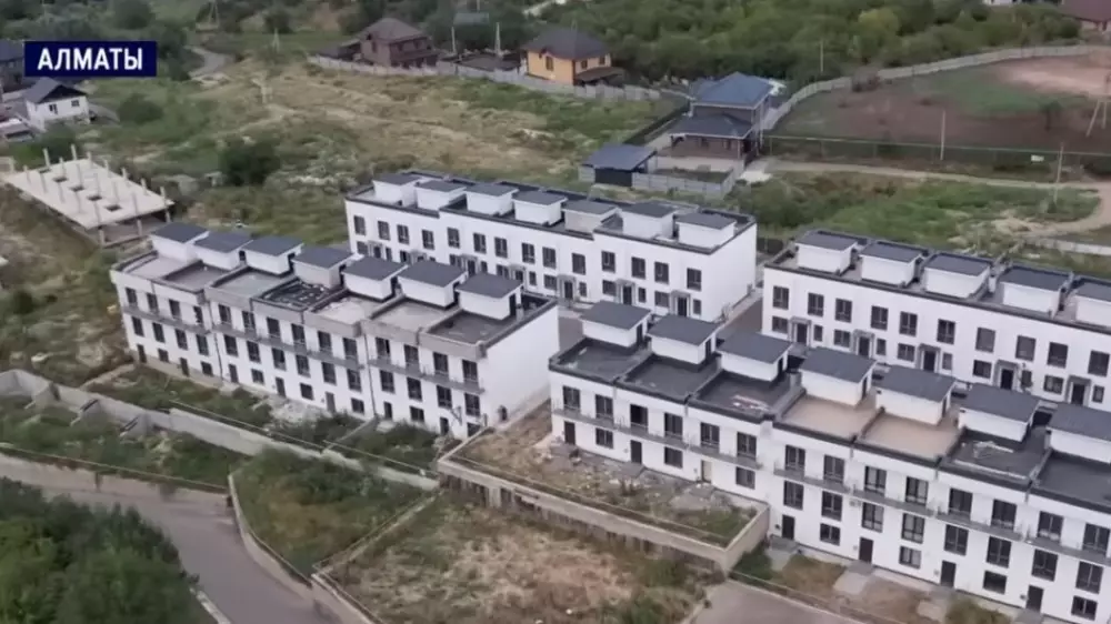 Алматыда ондаған отбасы пәтер сатып алып, бірнеше жылдан кейін баспана өздеріне тиесілі емес екенін білген