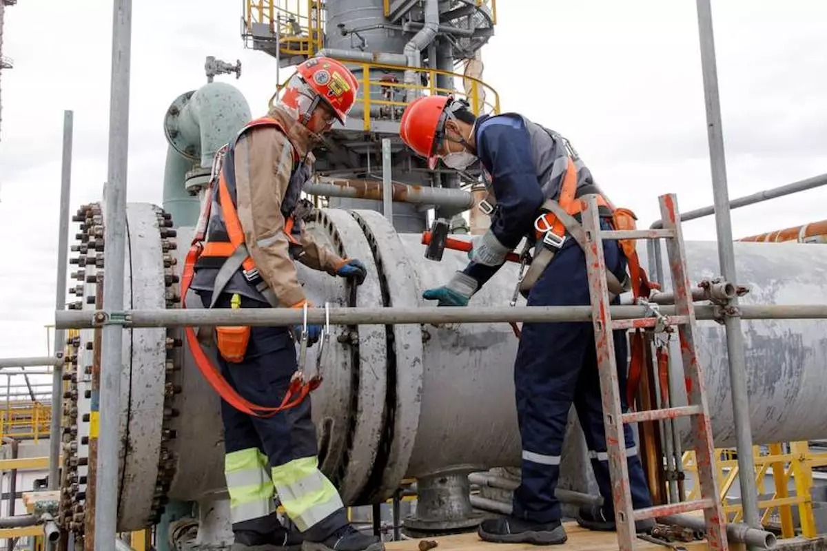 АНПЗ возобновил переработку нефти после ремонта