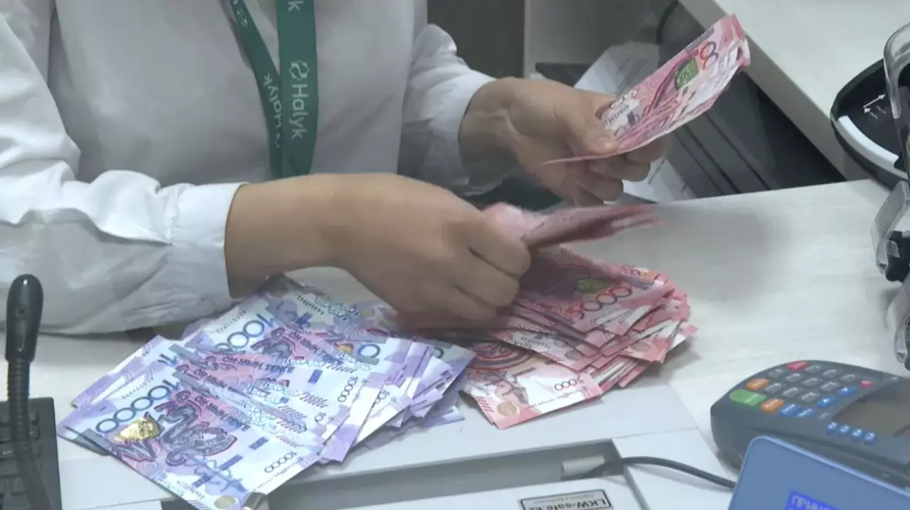 Инфляция в Казахстане замедлилась: Нацбанк снизил базовую ставку