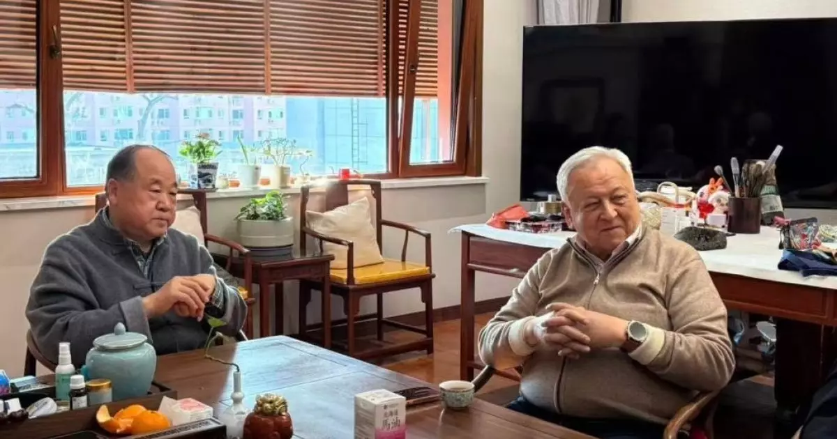  Мо Янь Төлен Әбдіктің шығармасын жоғары бағалады 