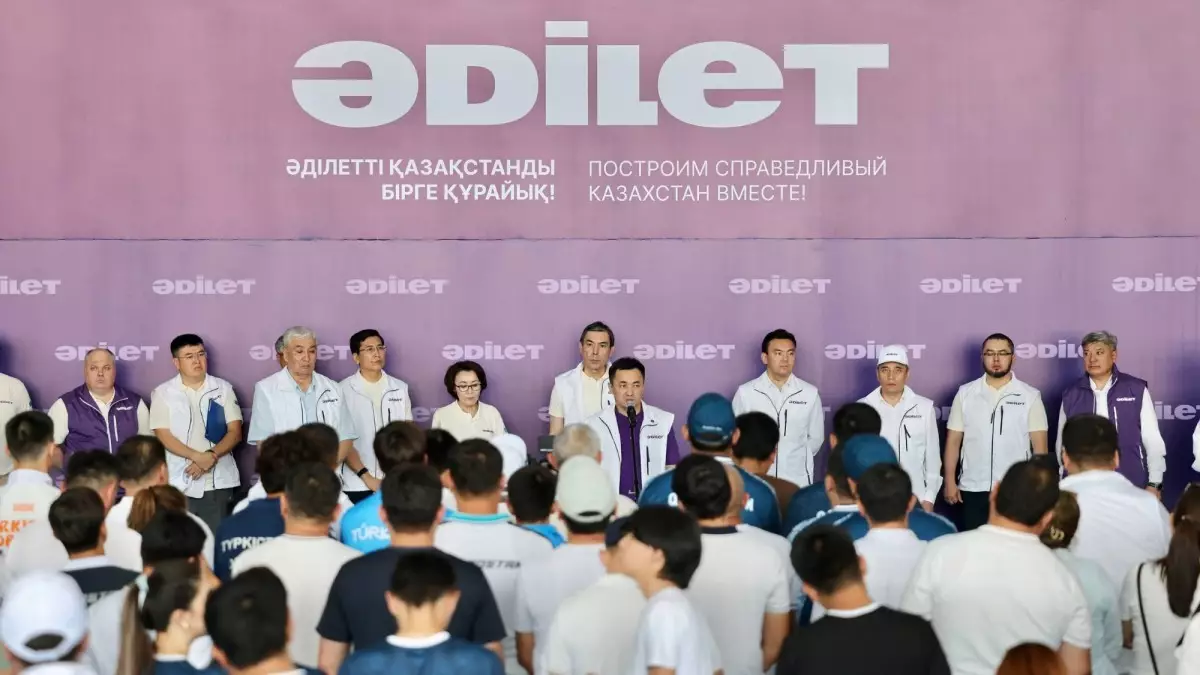  «Әділет» партиясының кандидаттары Түркістан халқымен жүздесті: алғашқы өңірлік кездесуде не айтылды? 