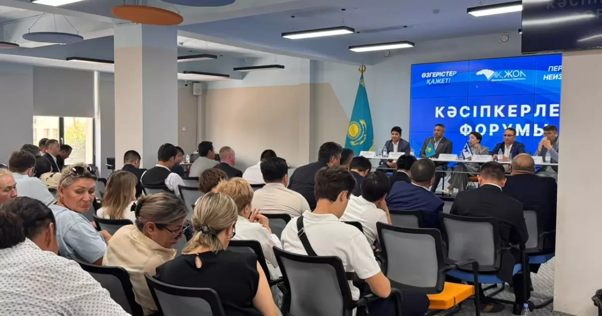  «Ақ жол» кандидаттары ел аймақтарында сайлаушылармен кездесіп жүр 