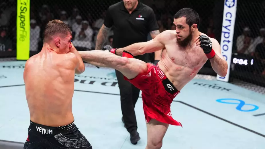 Проспект из команды Хабиба дебютировал в UFC. Как стал героем мемов с "Джоном Порком"