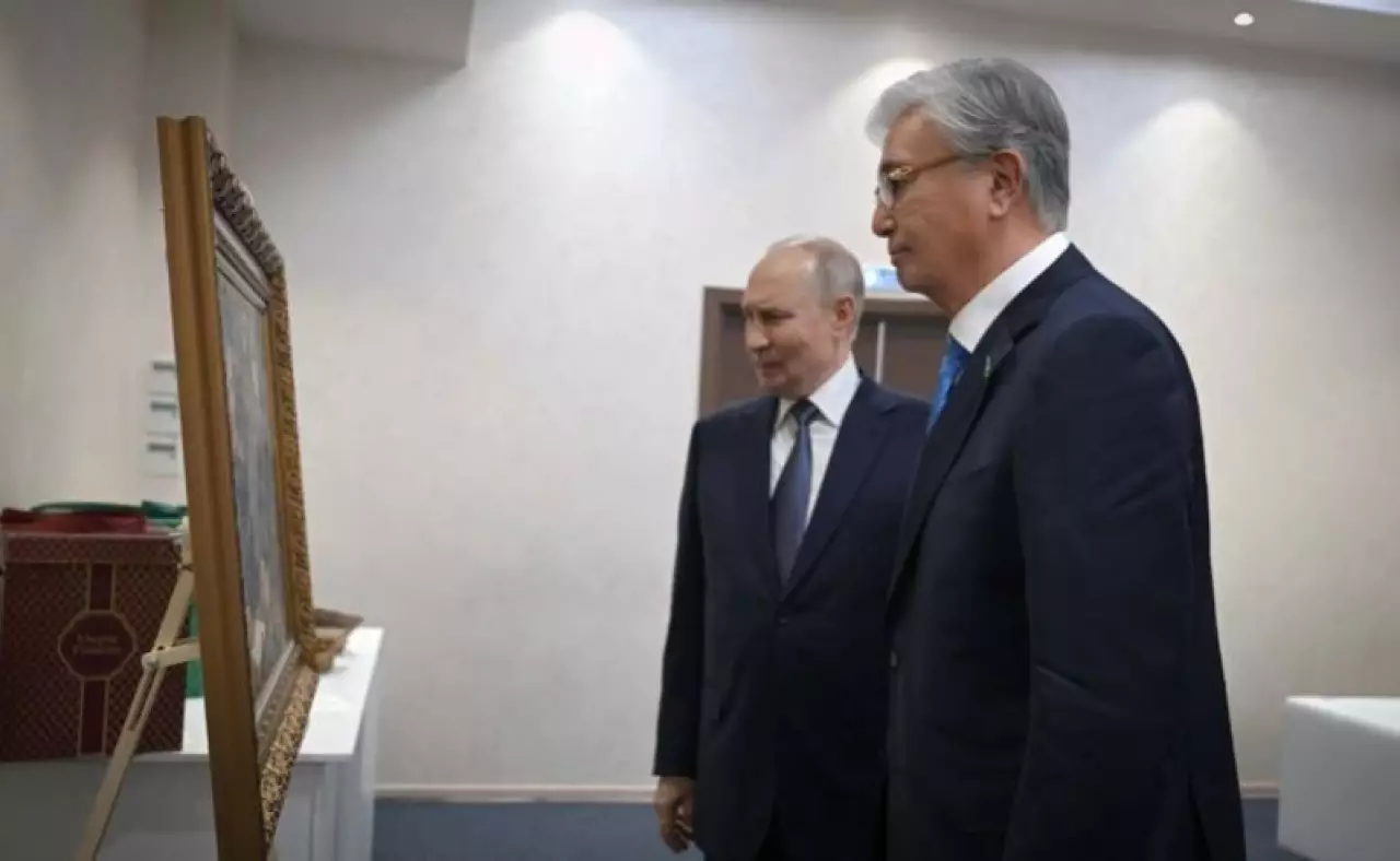 Қ. Тоқаев В. Путинге картина тарту етті