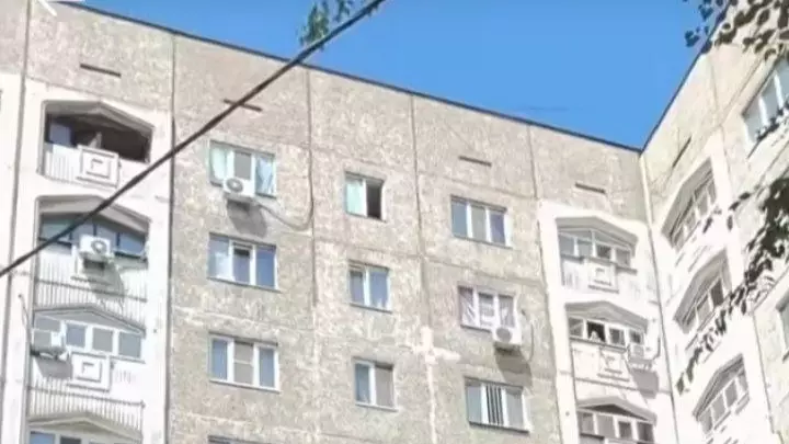  Алматыда 40 жастағы әйел тоғызыншы қабаттың терезесінен құлап қаза тапты 