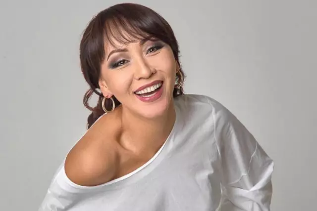 Айгүл Иманбаева 40 жылдан кейін әкесімен қалай табысқанын айтты