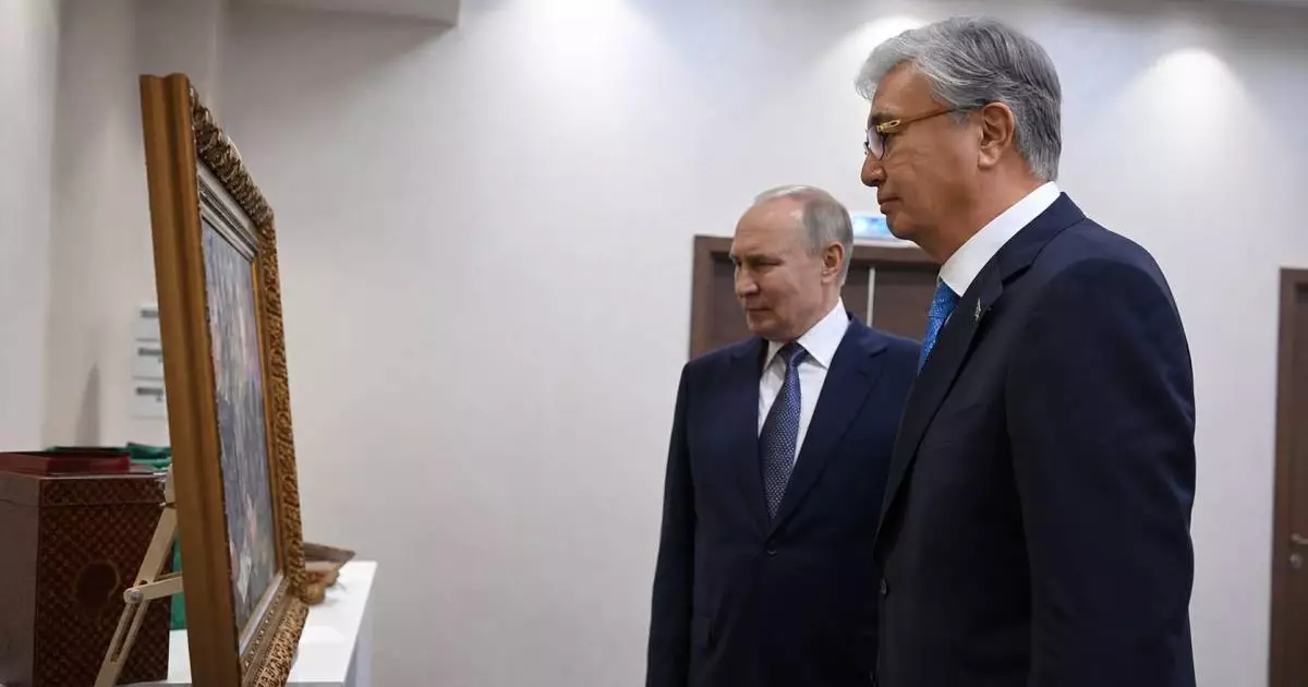  Тоқаев Путинге қандай сыйлық табыстады? 